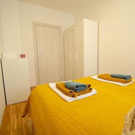 White Fields-Central 2-Bdrm Apartment With Parking Нови-Сад Экстерьер фото
